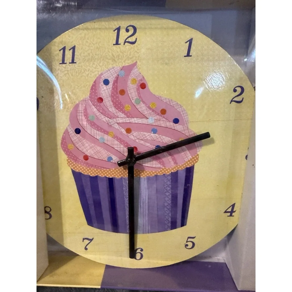 MUDPUPPY CUPCAKE WALL‎ CLOCK Kids Children's Bedroom Nursery Playroom